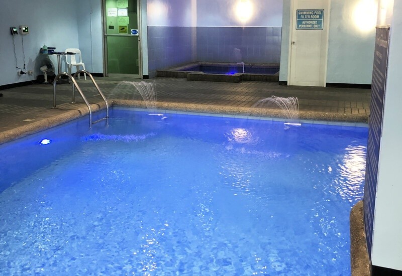 swimming-pool-3_438012573