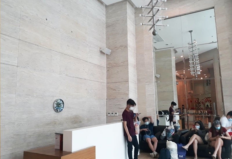lobby-edsa-1_1308114009